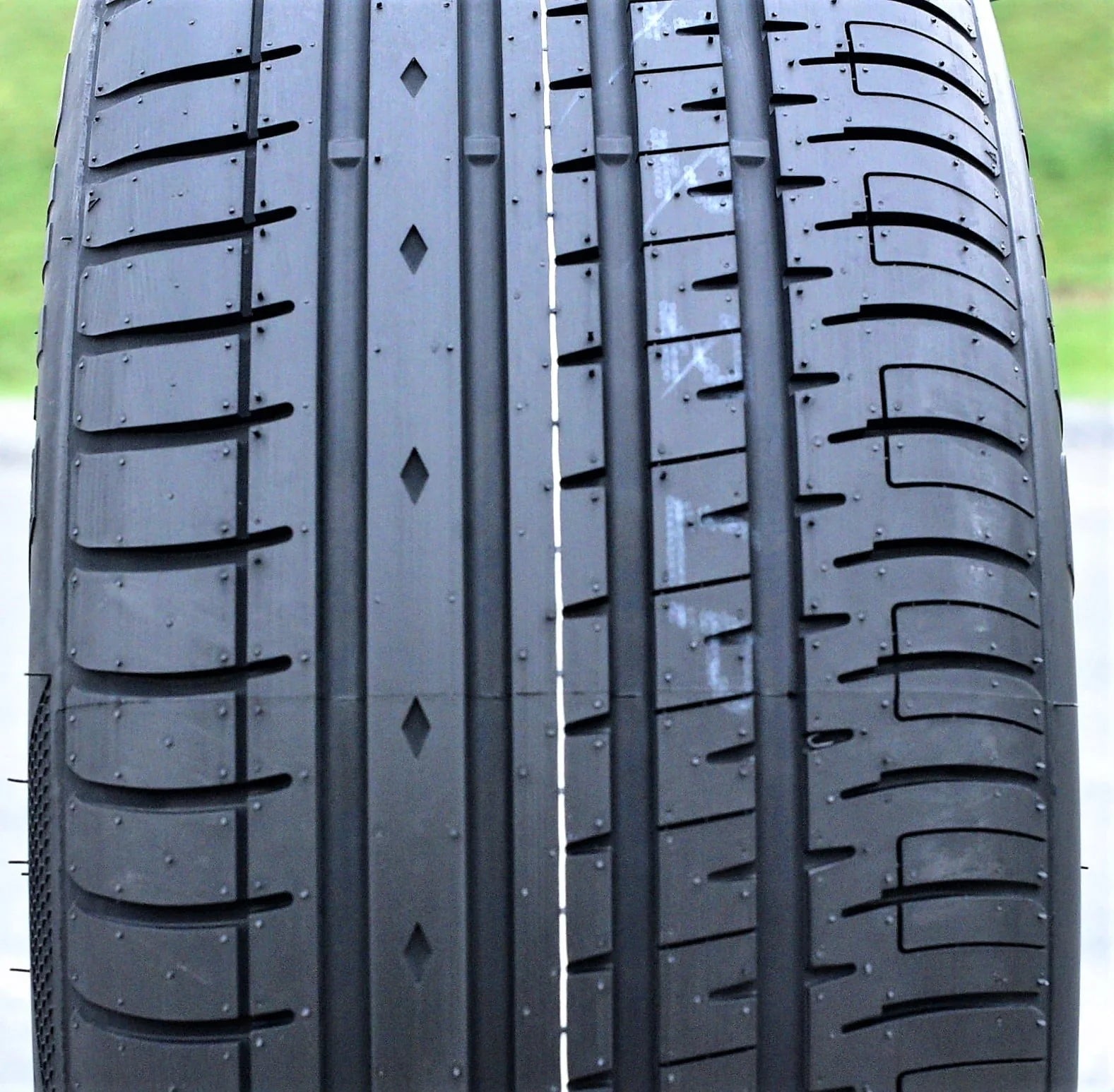 A set of four (four) 245/40R20 ZR 99Y XL A/S performance tires are available for: 2014-16 Chevrolet Impala LTZ, 2017-18 Chevrolet Impala LT